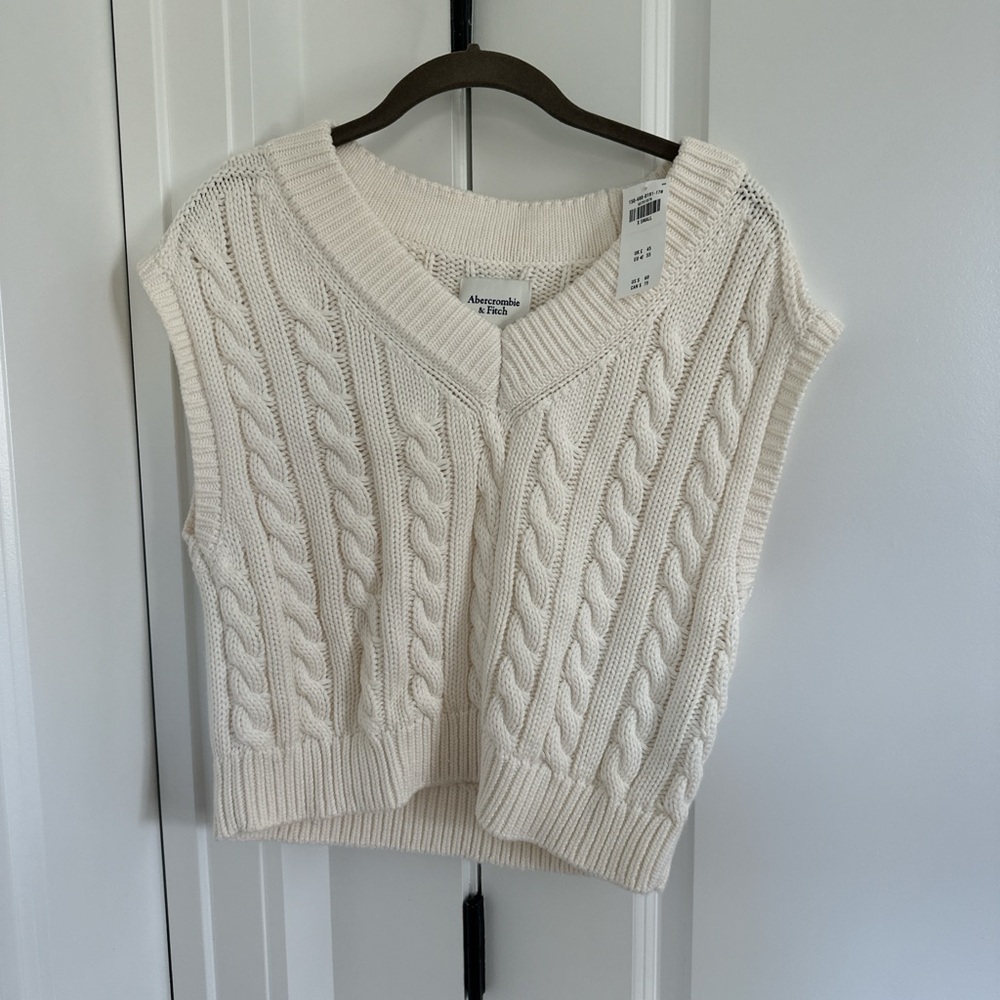 Abercrombie sweater vest NWT